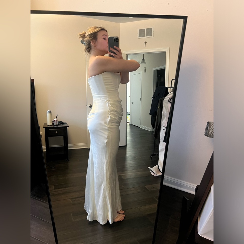 House of CB White Maxi Dress - Picture 7 of 8